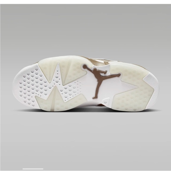 Jordan Women’s Shoes - Picture 3 of 8